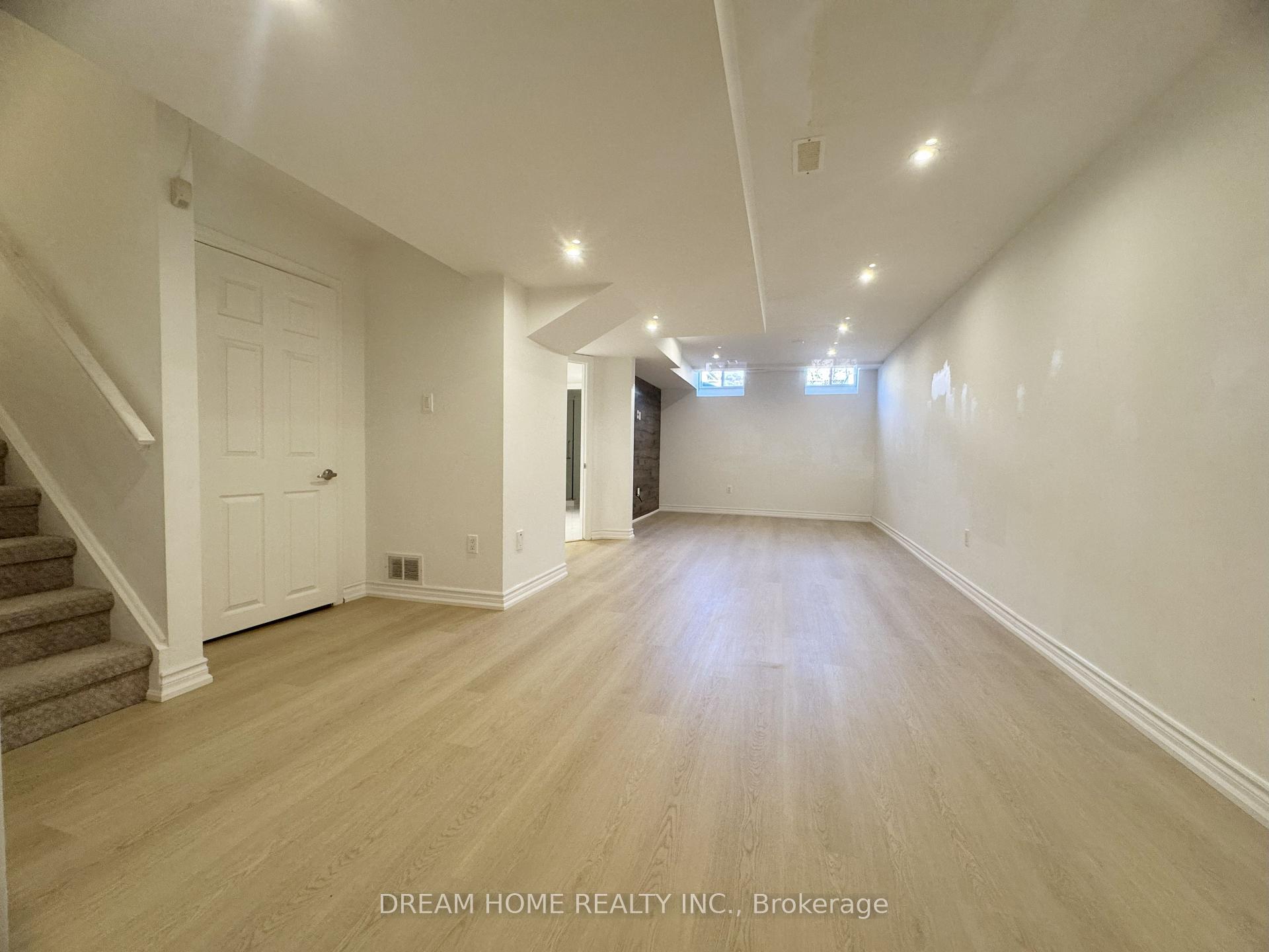 Photo 17 of 110 Autumn Hill Boulevard, Vaughan, Patterson — HOMEH