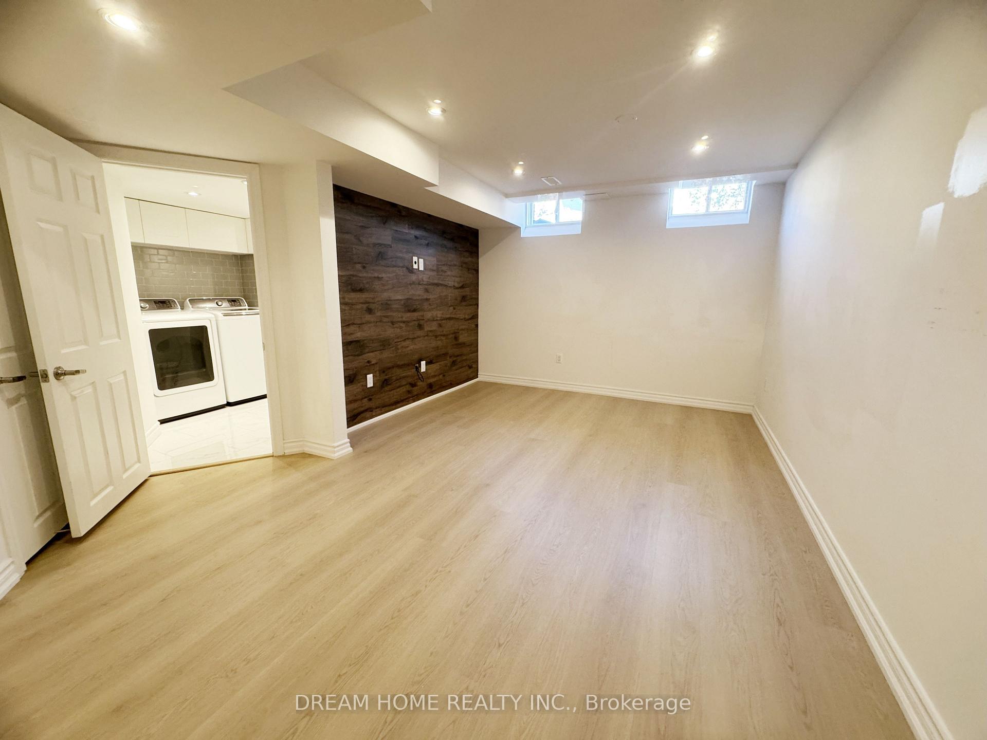Photo 18 of 110 Autumn Hill Boulevard, Vaughan, Patterson — HOMEH