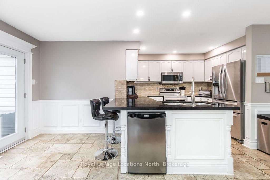 Photo 11 of 158 Fernbrook Drive, Wasaga Beach — HOMEH