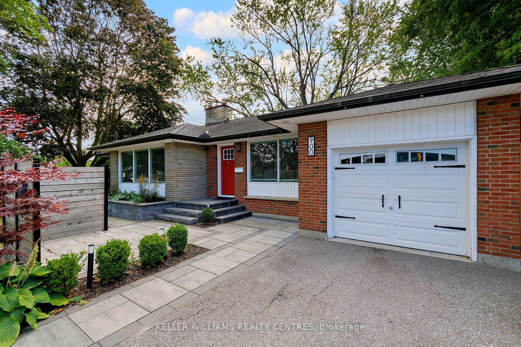 Photo 3 of 900 Henry Street, Whitby, Downtown Whitby — HOMEH