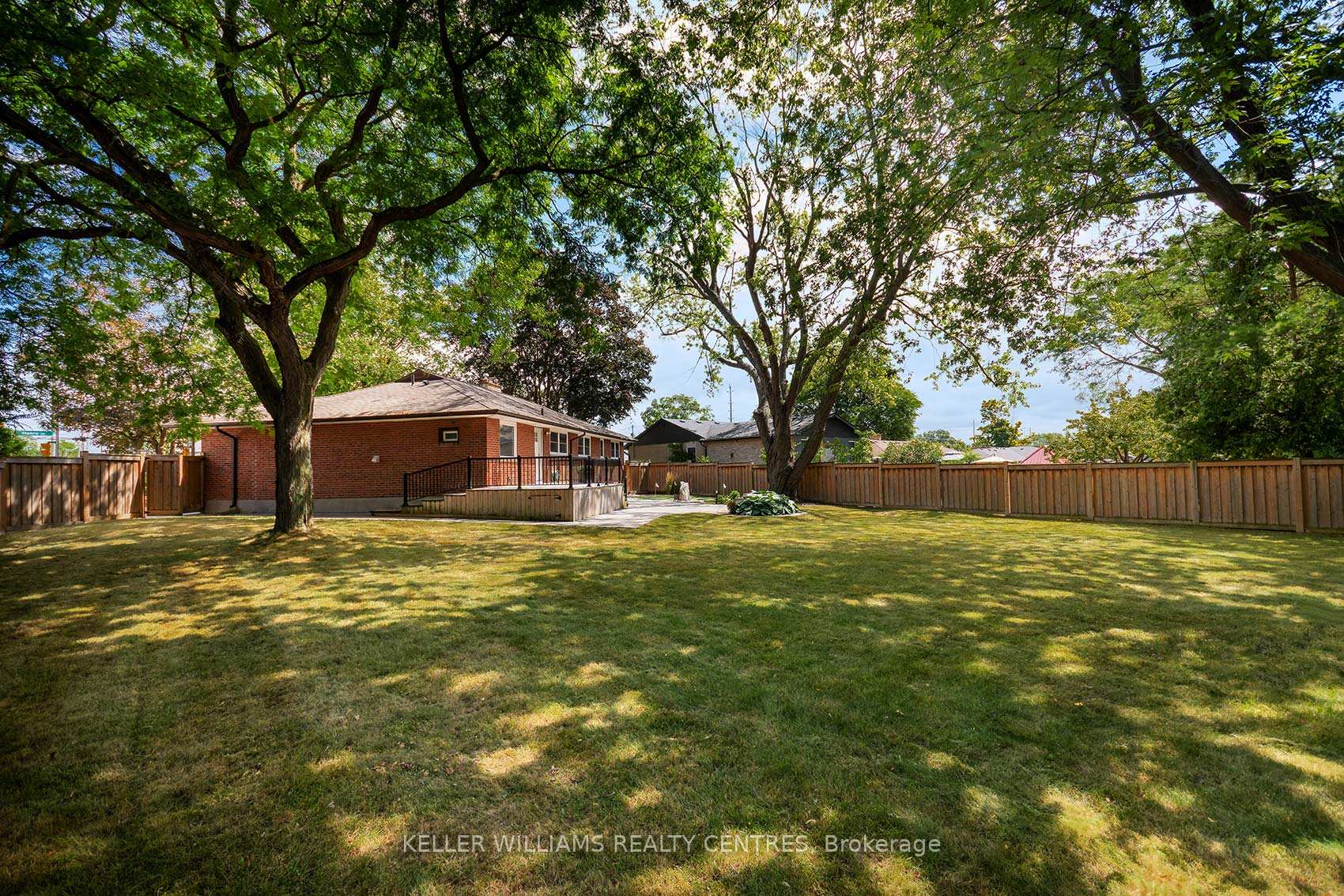 Photo 24 of 900 Henry Street, Whitby, Downtown Whitby — HOMEH