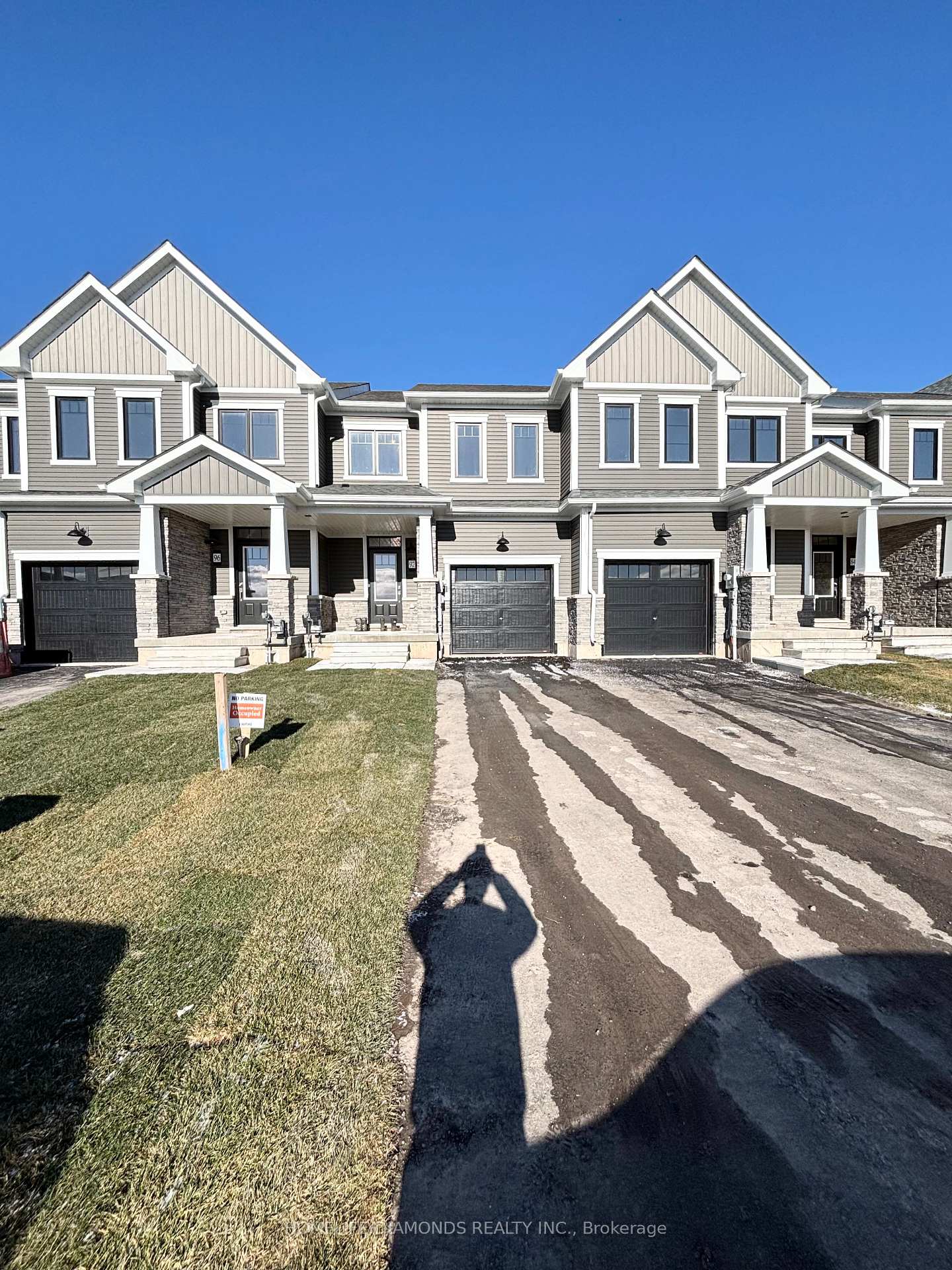 Photo 1 of 92 Varsity Drive, Welland, Dain City — HOMEH