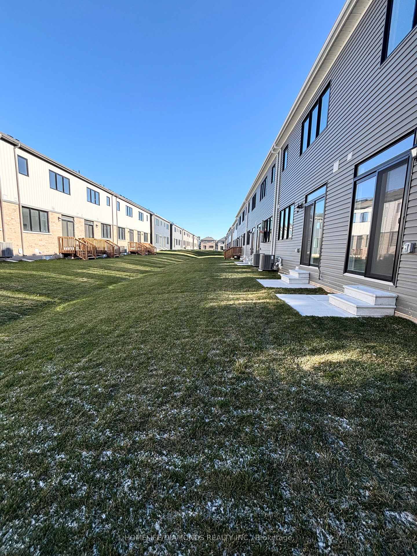 Photo 15 of 92 Varsity Drive, Welland, Dain City — HOMEH