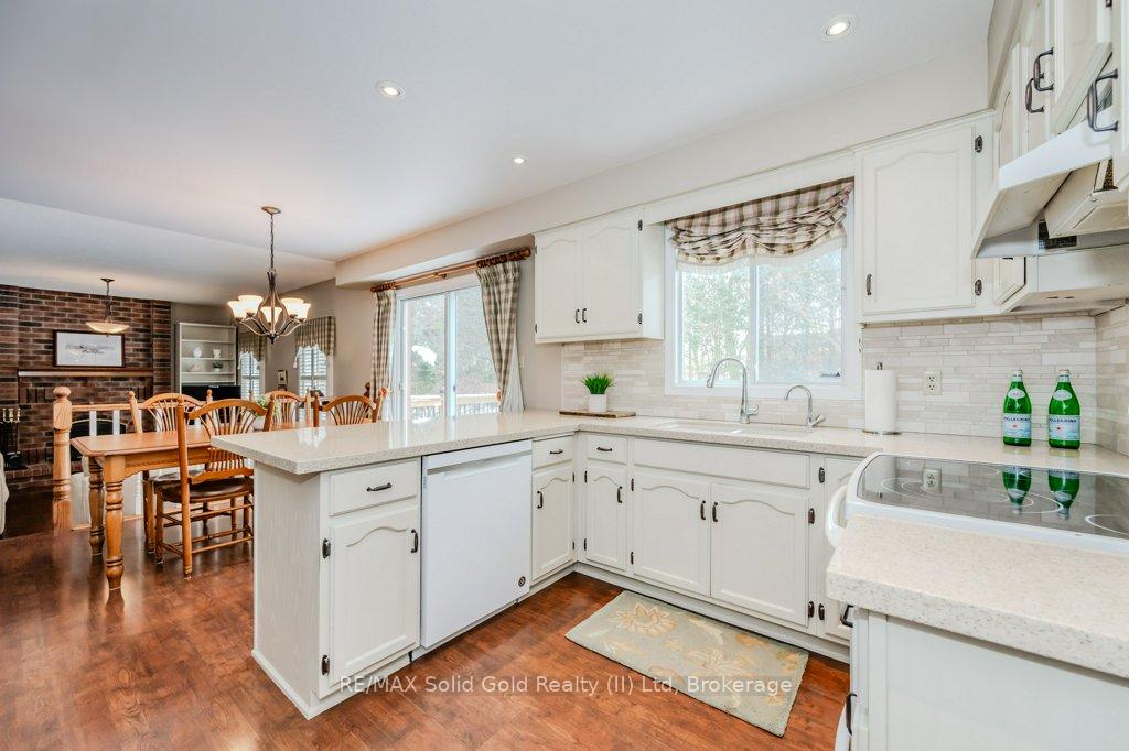 Photo 14 of 457 Brynhurst Boulevard, Waterloo — HOMEH