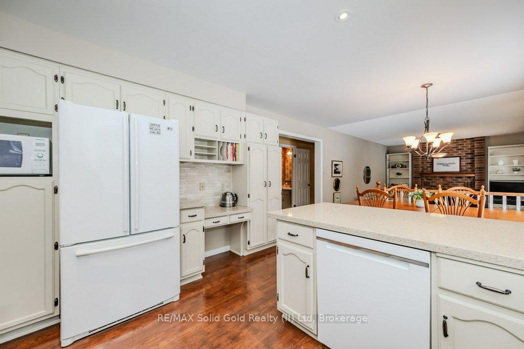 Photo 15 of 457 Brynhurst Boulevard, Waterloo — HOMEH