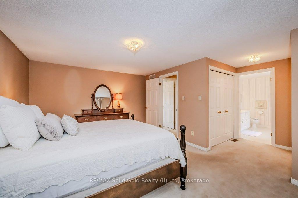 Photo 23 of 457 Brynhurst Boulevard, Waterloo — HOMEH