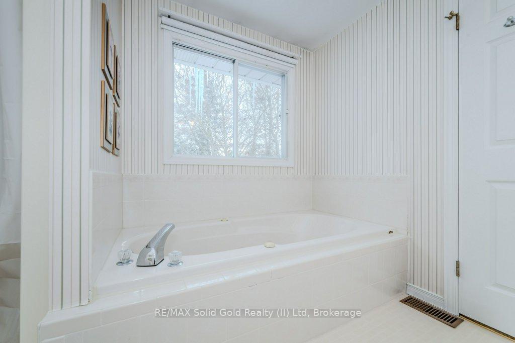 Photo 25 of 457 Brynhurst Boulevard, Waterloo — HOMEH
