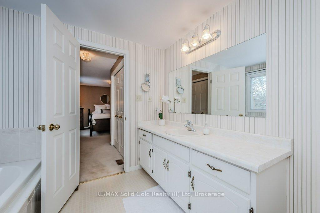 Photo 26 of 457 Brynhurst Boulevard, Waterloo — HOMEH