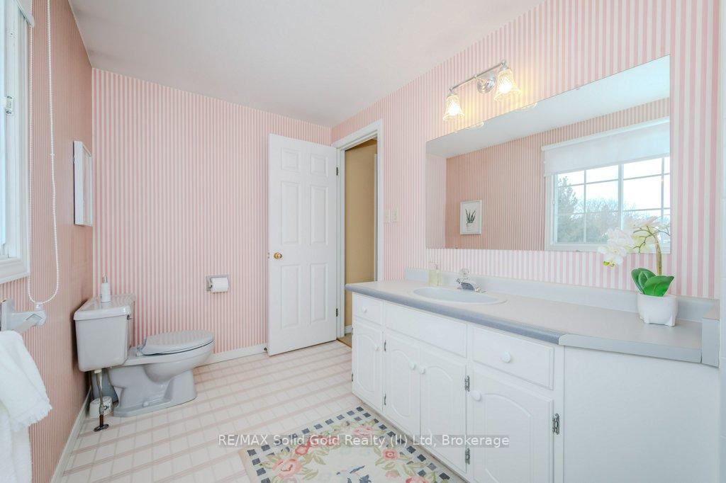 Photo 34 of 457 Brynhurst Boulevard, Waterloo — HOMEH