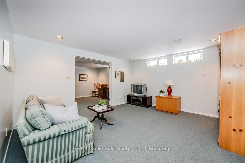 Photo 35 of 457 Brynhurst Boulevard, Waterloo — HOMEH