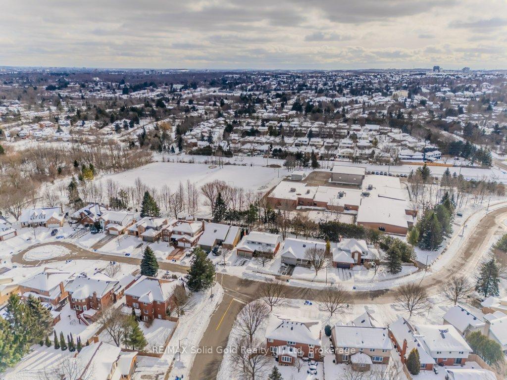 Photo 48 of 457 Brynhurst Boulevard, Waterloo — HOMEH