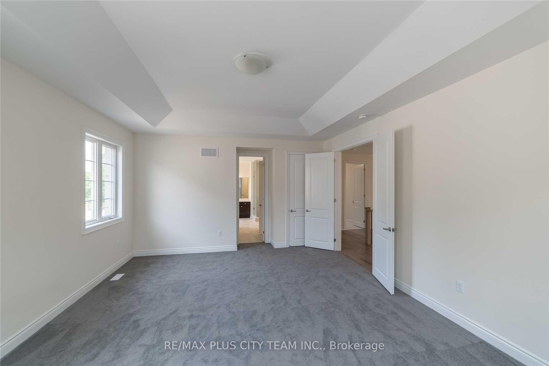 Photo 13 of 31 Grace Lake Court, Vaughan, Kleinburg — HOMEH