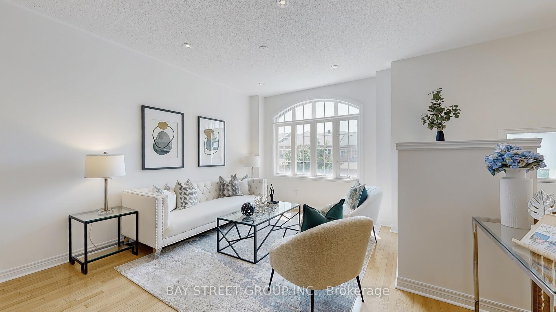 Photo 2 of Unit 3, 700 Summeridge Drive, Vaughan, Patterson — HOMEH