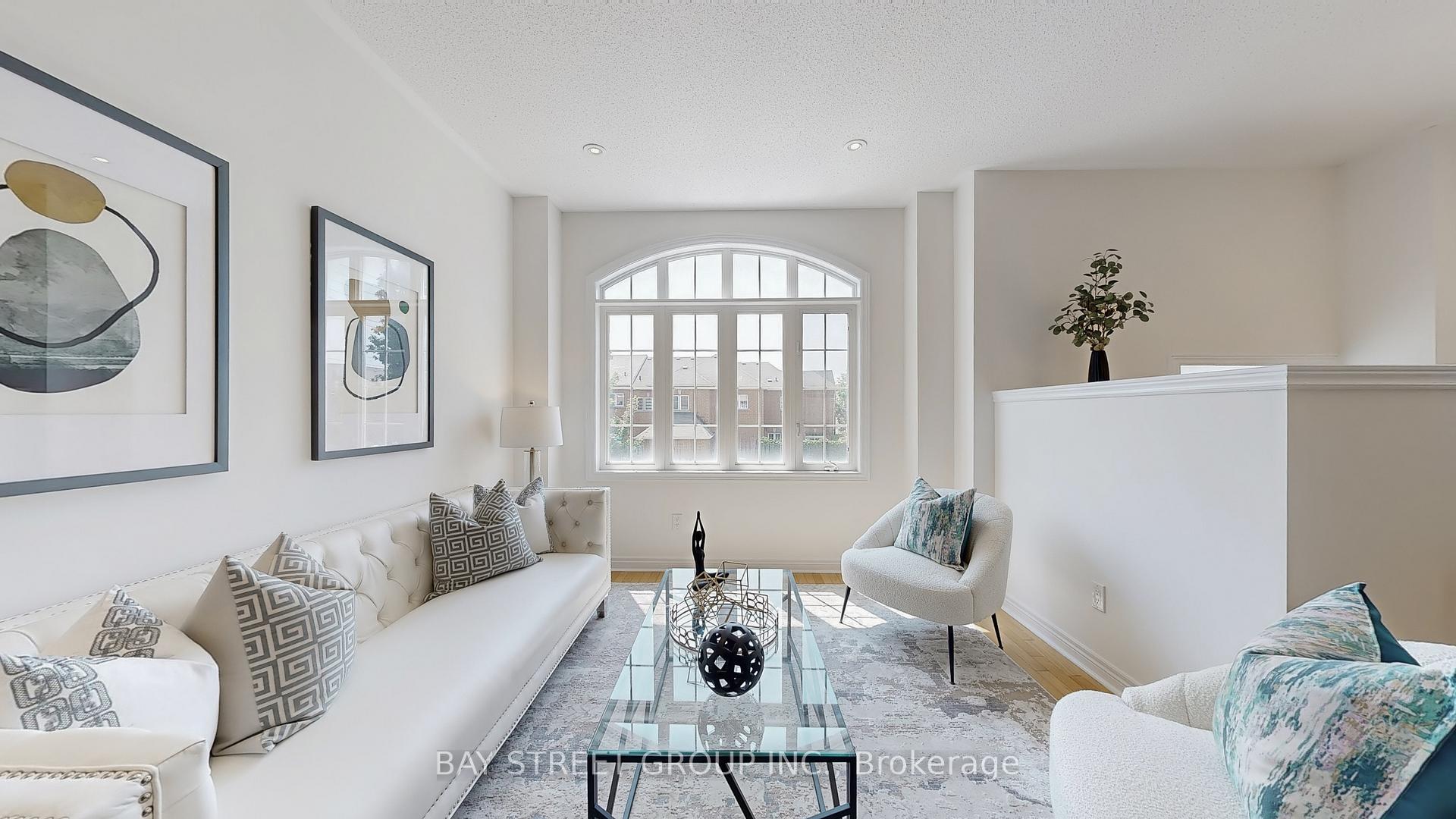 Photo 3 of Unit 3, 700 Summeridge Drive, Vaughan, Patterson — HOMEH