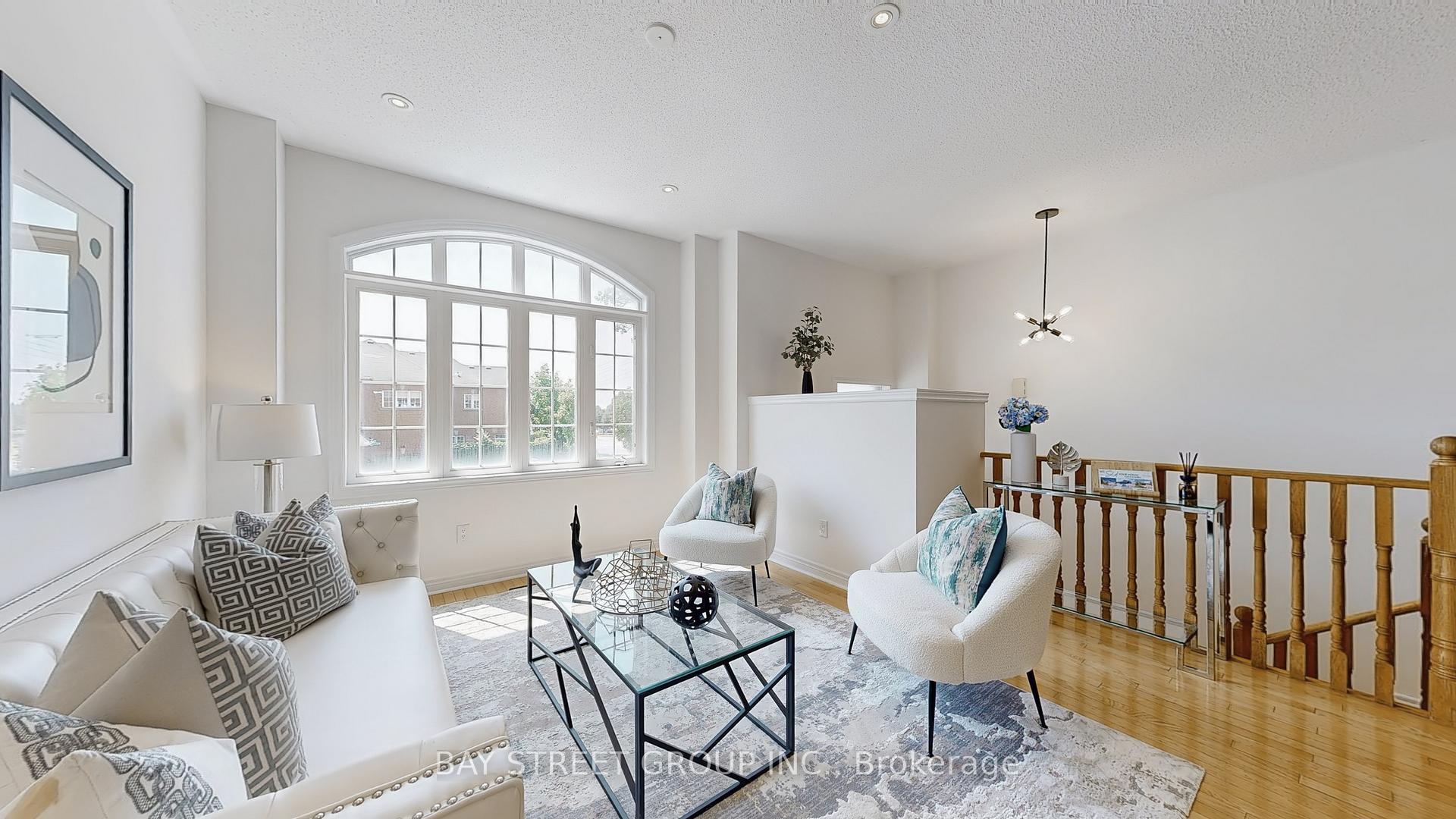 Photo 4 of Unit 3, 700 Summeridge Drive, Vaughan, Patterson — HOMEH