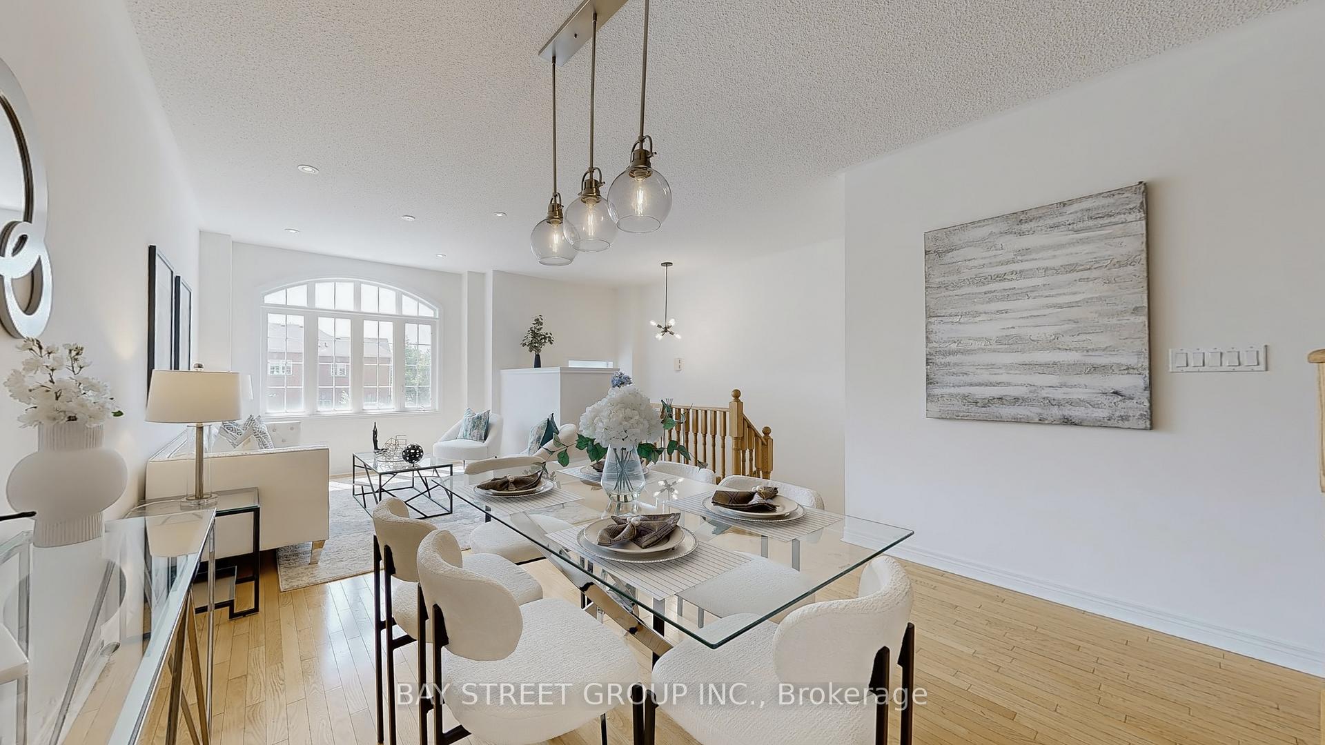 Photo 7 of Unit 3, 700 Summeridge Drive, Vaughan, Patterson — HOMEH