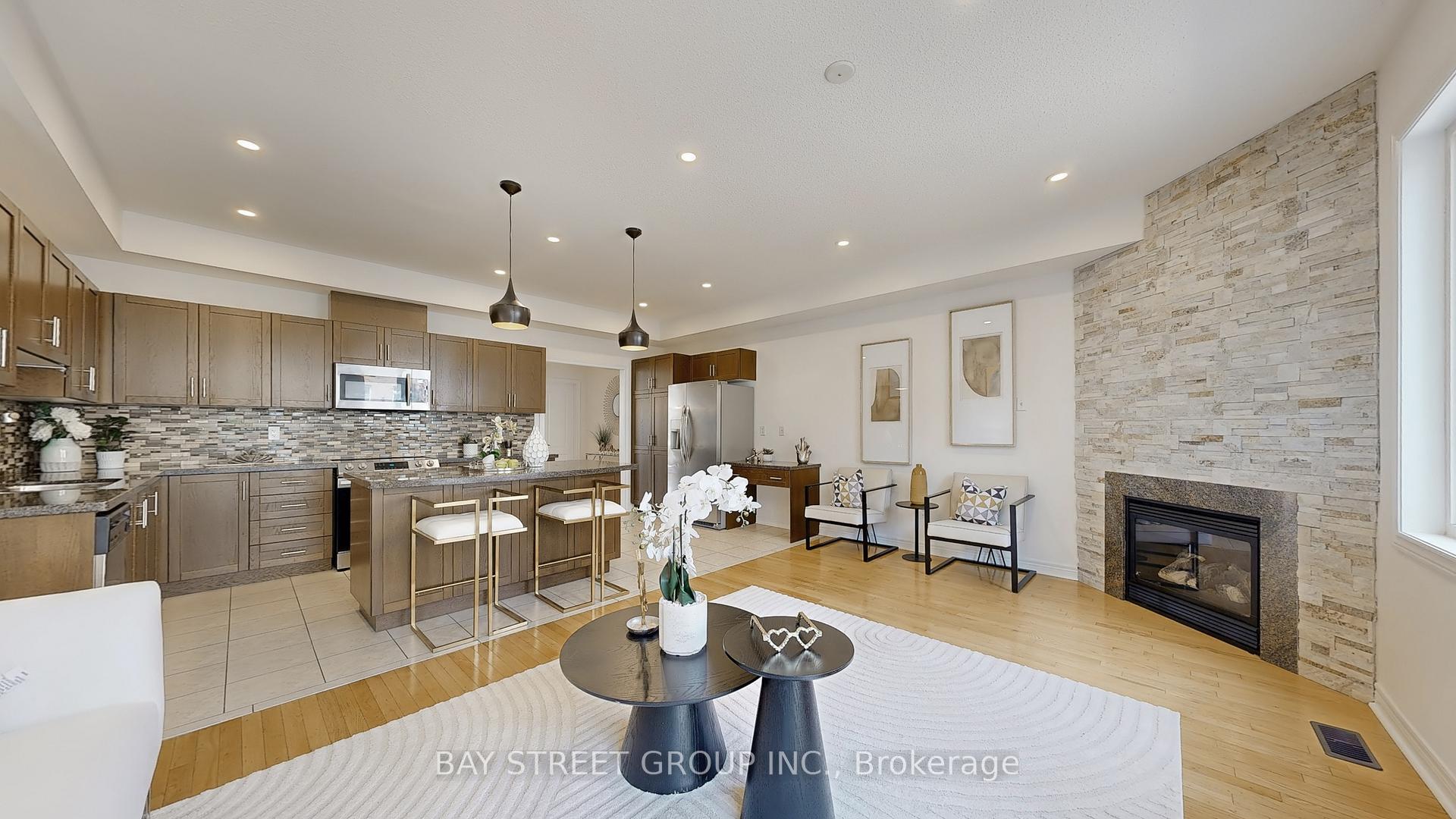 Photo 11 of Unit 3, 700 Summeridge Drive, Vaughan, Patterson — HOMEH