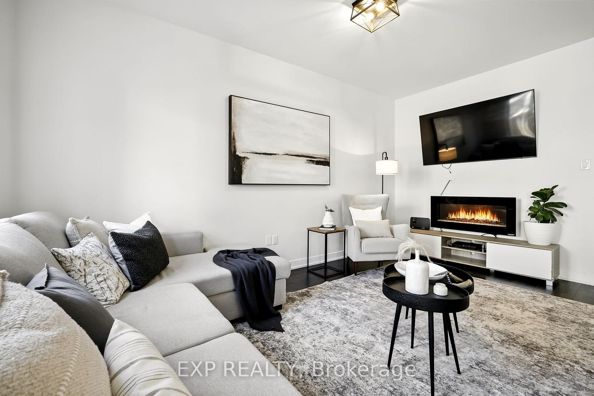 Photo 10 of 128 Vanier Street, Whitby, Pringle Creek — HOMEH