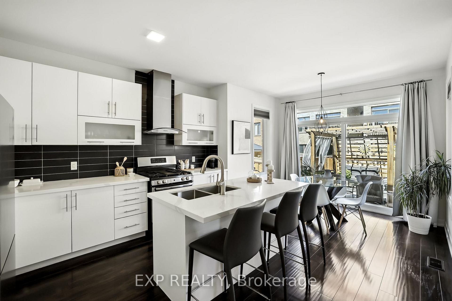 Photo 13 of 128 Vanier Street, Whitby, Pringle Creek — HOMEH
