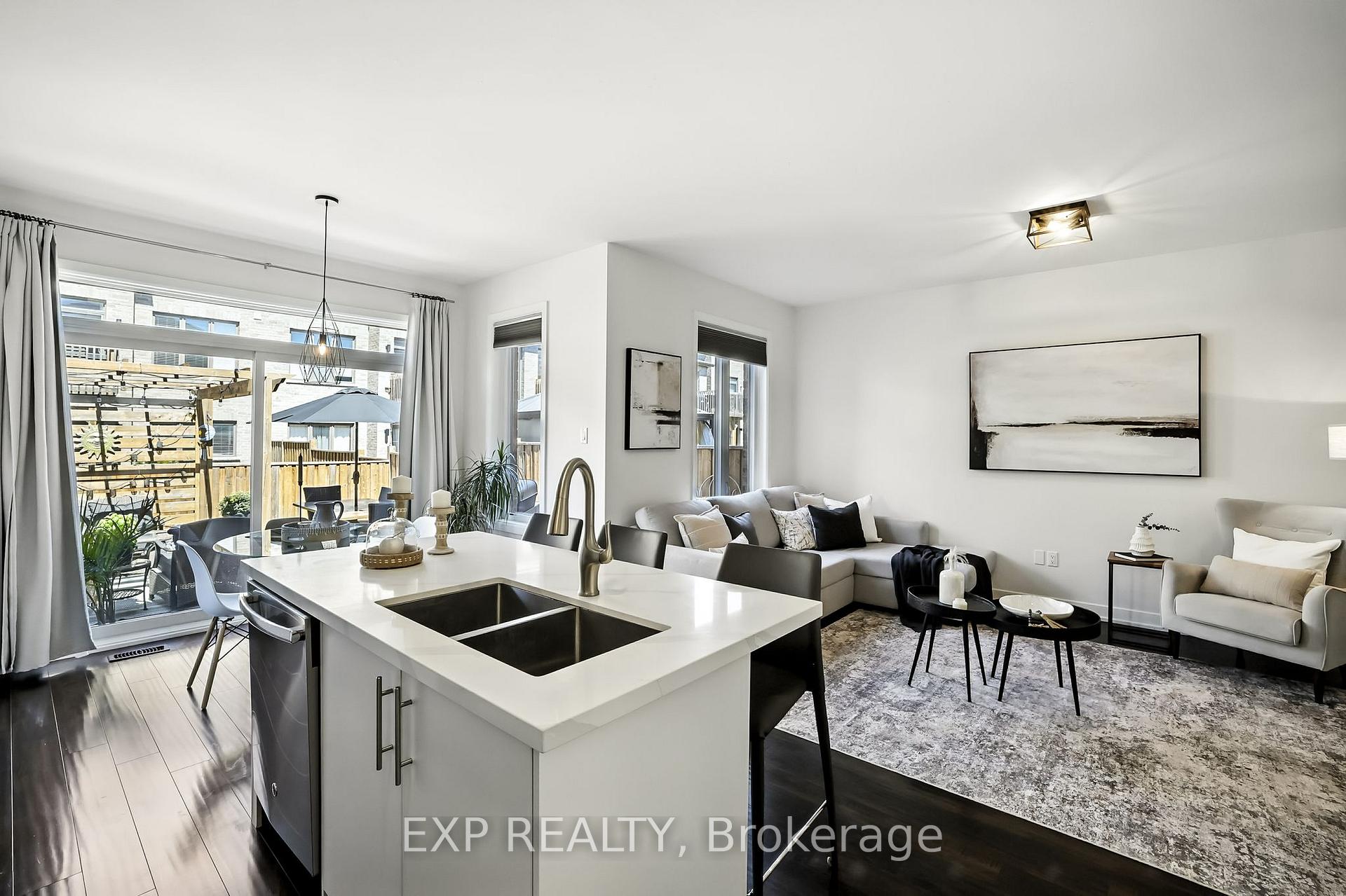 Photo 14 of 128 Vanier Street, Whitby, Pringle Creek — HOMEH