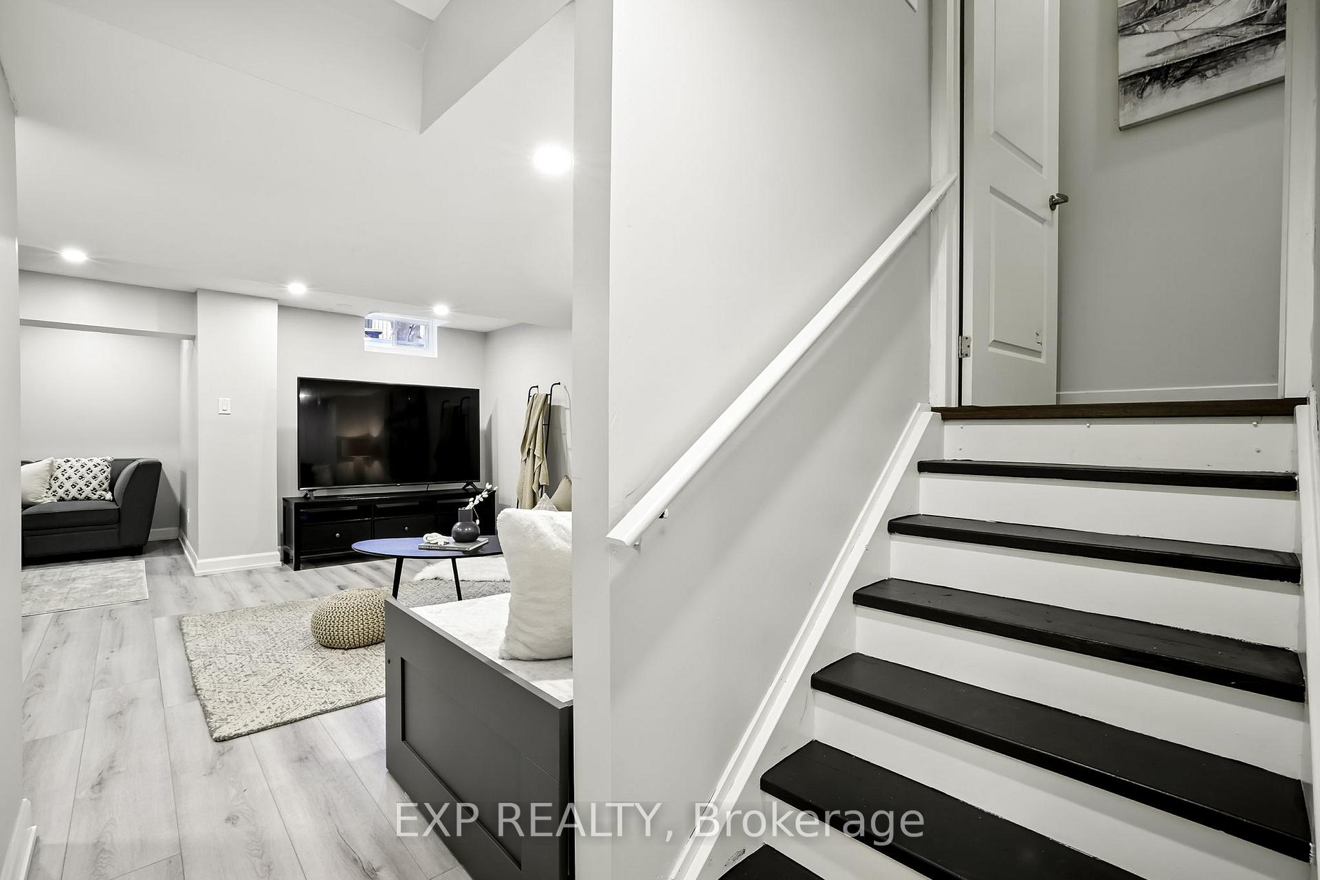 Photo 33 of 128 Vanier Street, Whitby, Pringle Creek — HOMEH