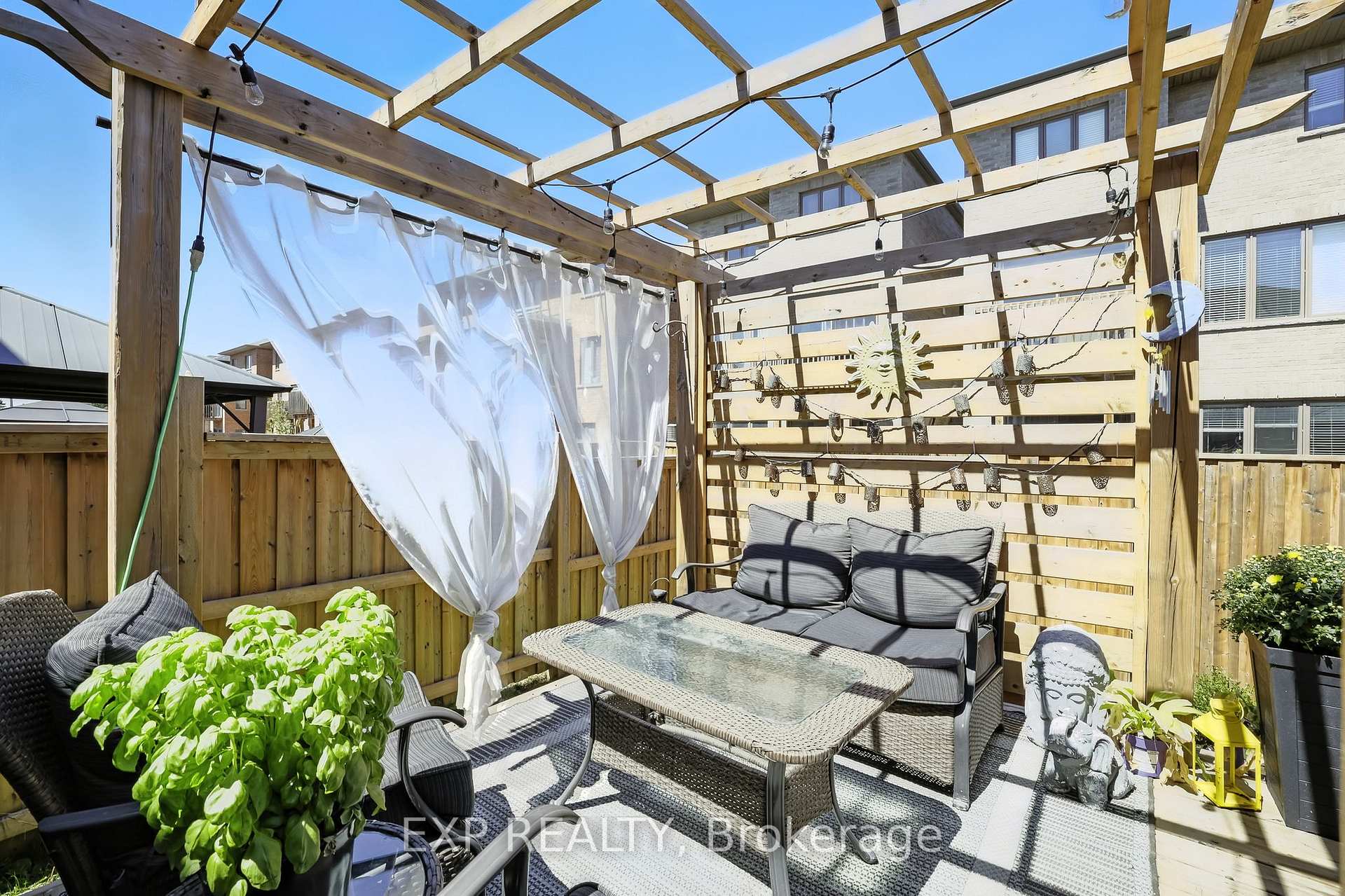 Photo 42 of 128 Vanier Street, Whitby, Pringle Creek — HOMEH