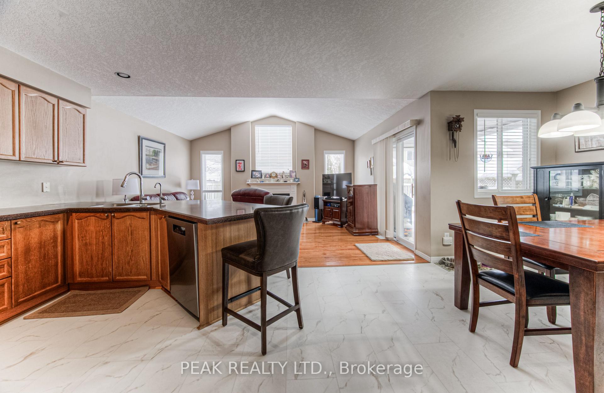 Photo 11 of 439 Havendale Crescent, Waterloo — HOMEH