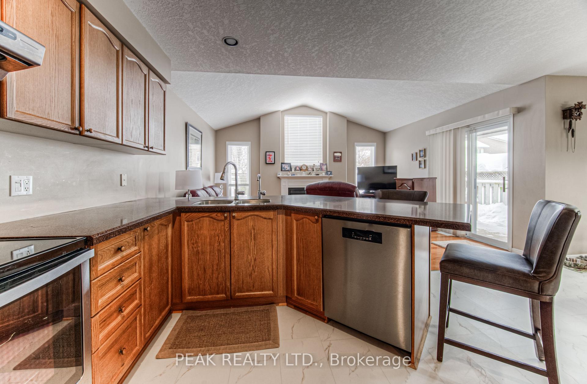Photo 12 of 439 Havendale Crescent, Waterloo — HOMEH