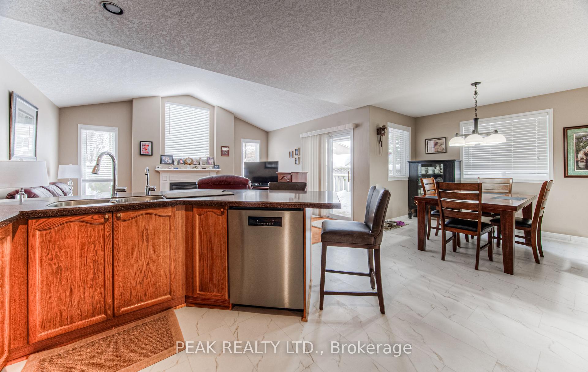 Photo 14 of 439 Havendale Crescent, Waterloo — HOMEH