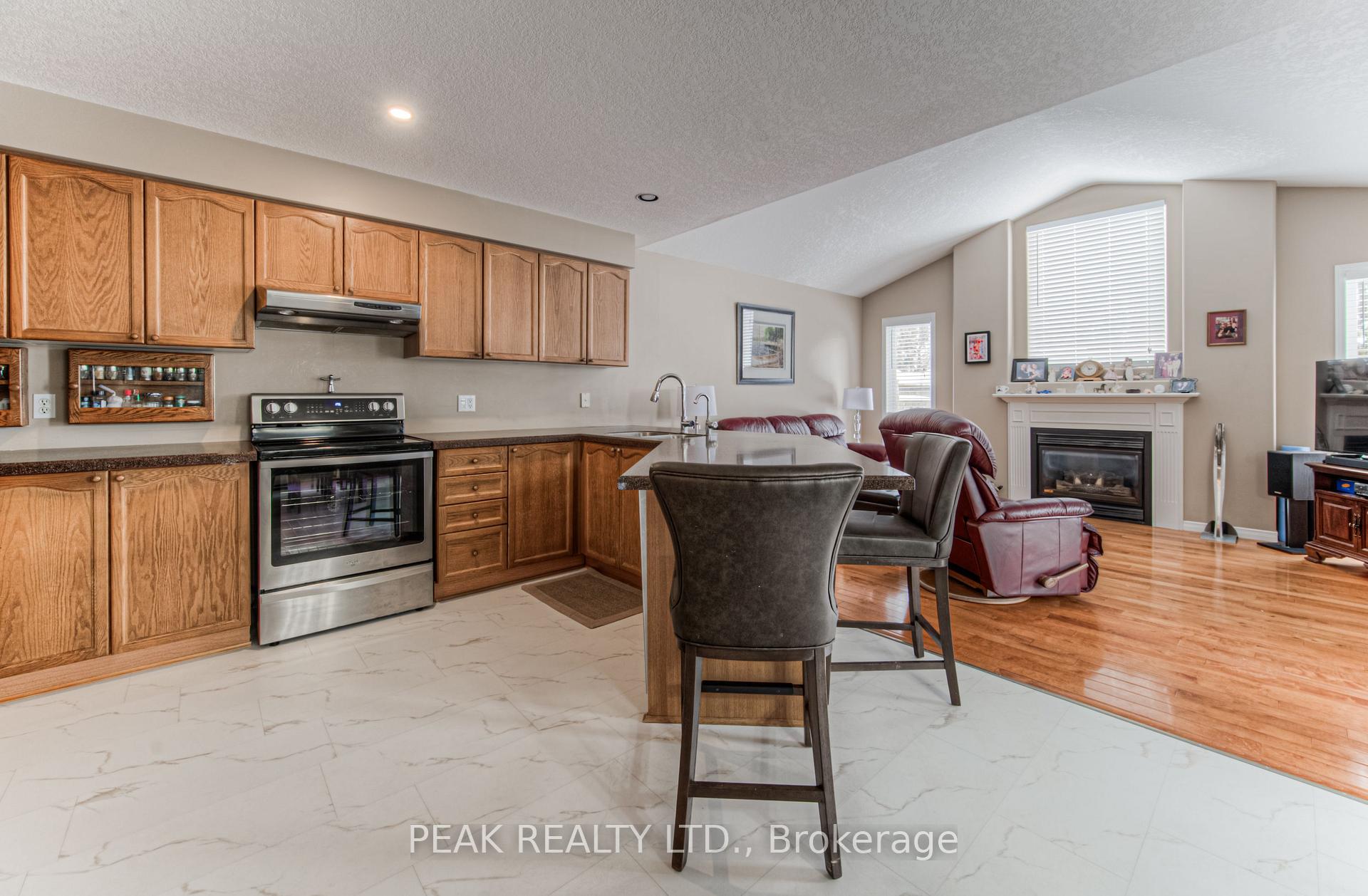 Photo 15 of 439 Havendale Crescent, Waterloo — HOMEH