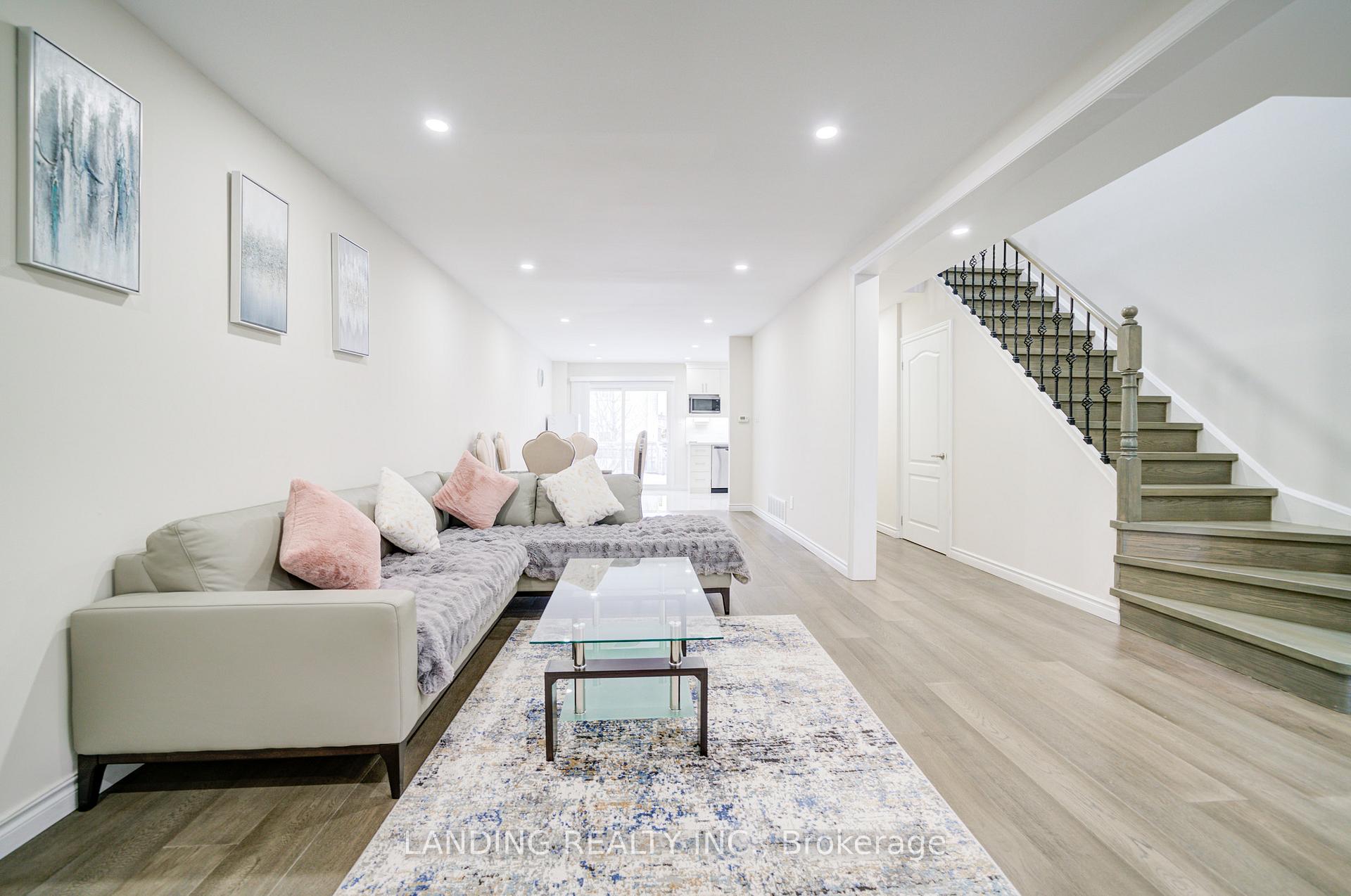 Photo 3 of 170 Terrosa Road, Markham, Middlefield — HOMEH