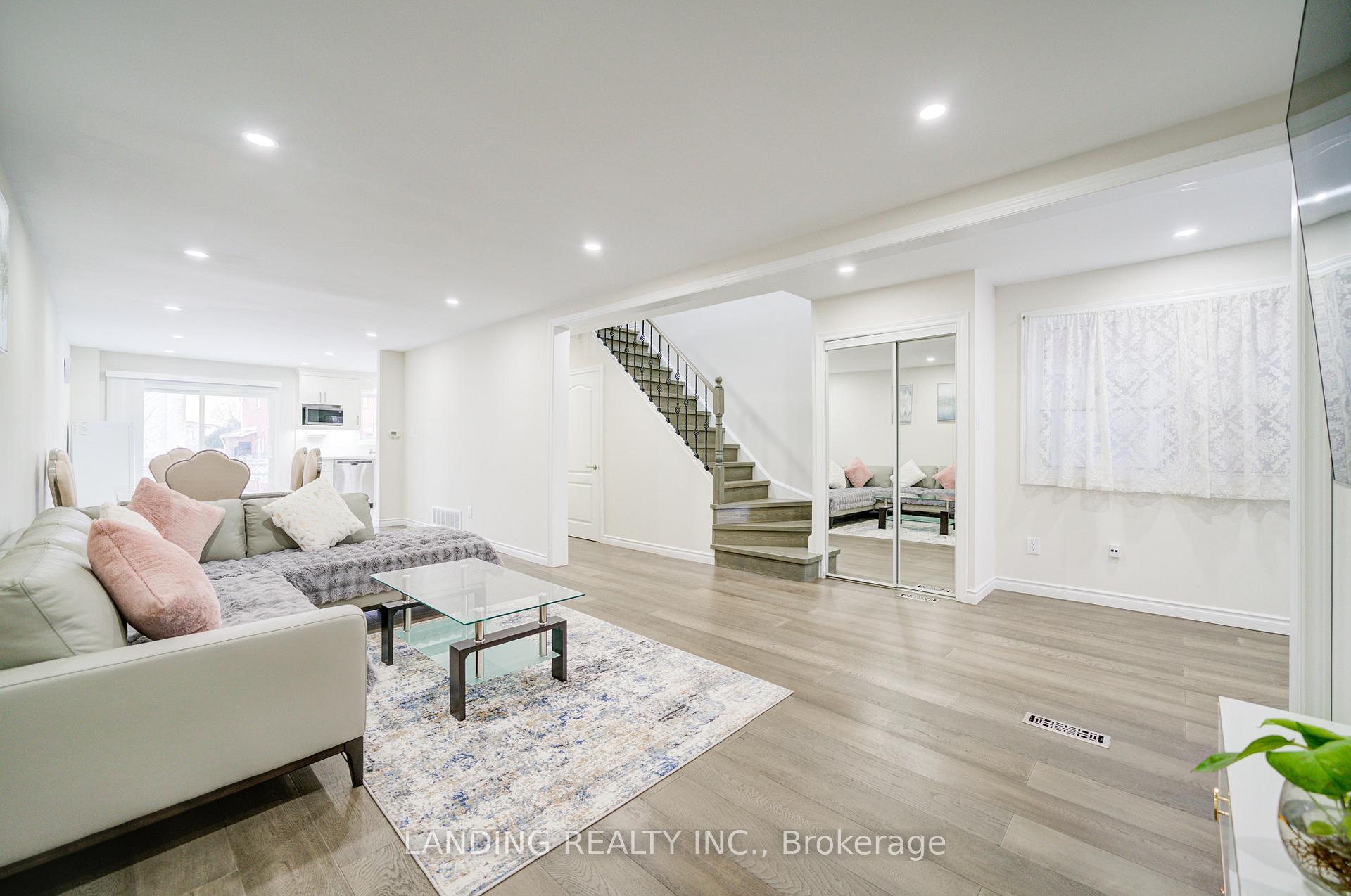 Photo 5 of 170 Terrosa Road, Markham, Middlefield — HOMEH