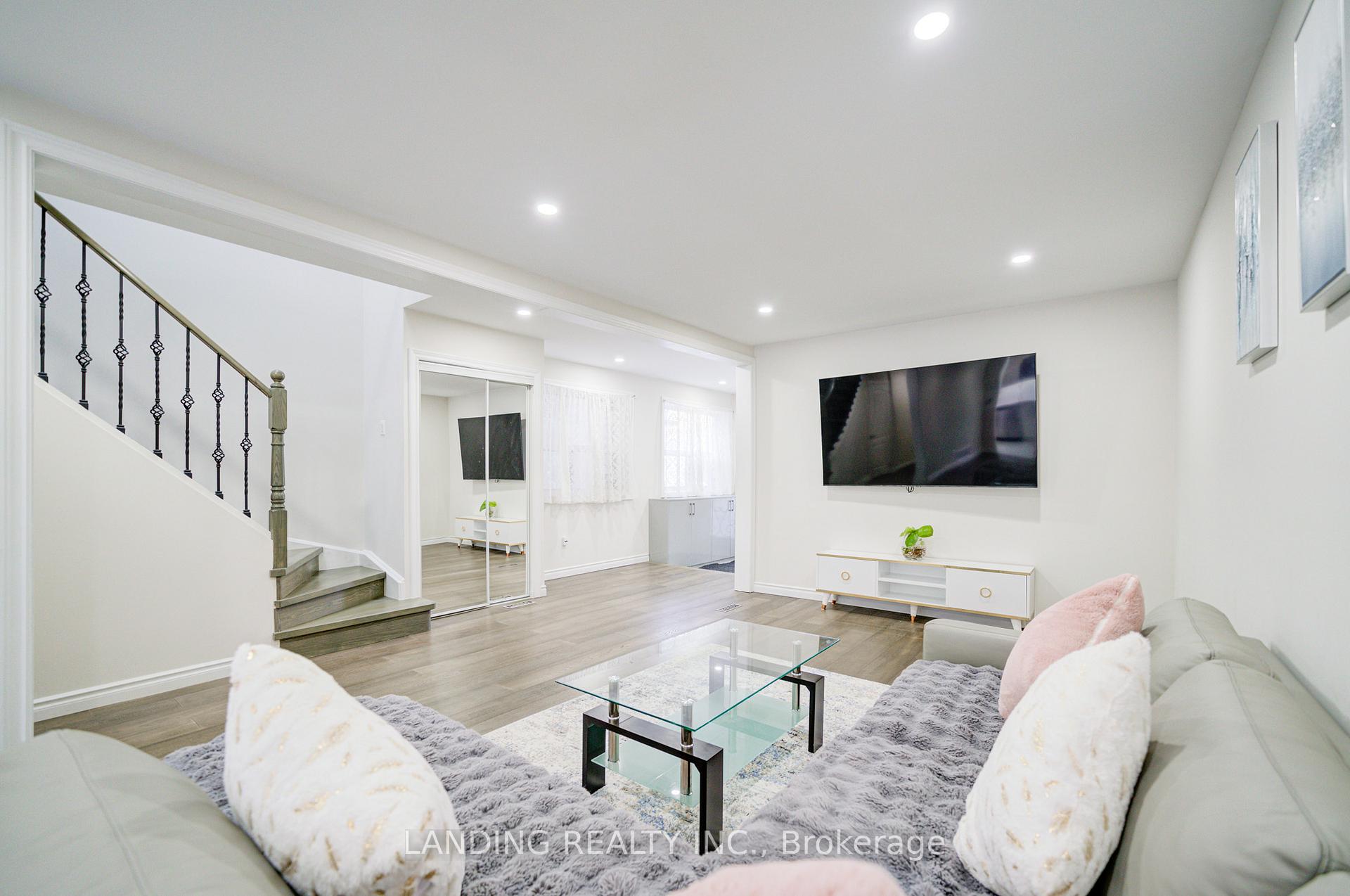 Photo 7 of 170 Terrosa Road, Markham, Middlefield — HOMEH