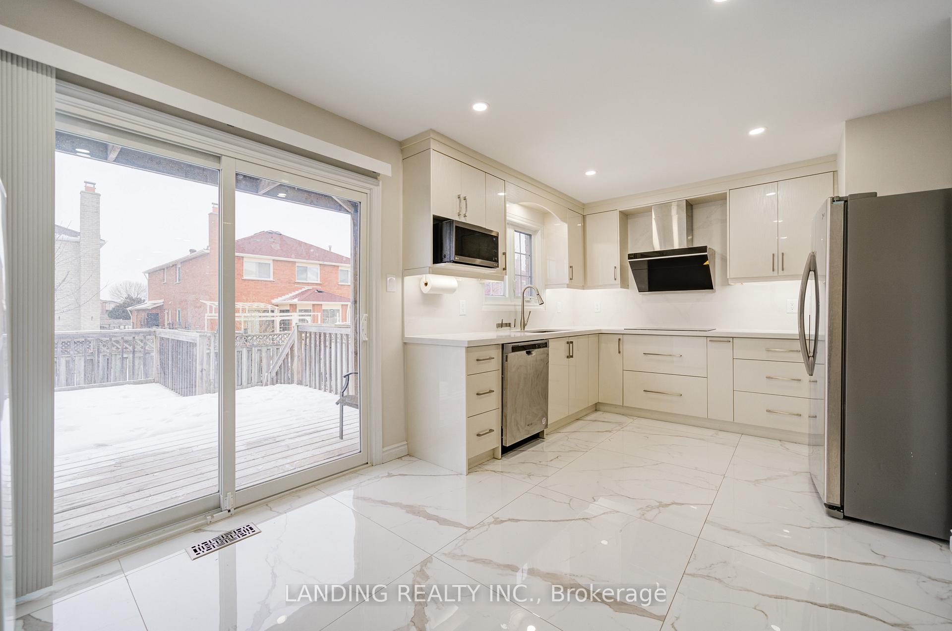 Photo 11 of 170 Terrosa Road, Markham, Middlefield — HOMEH