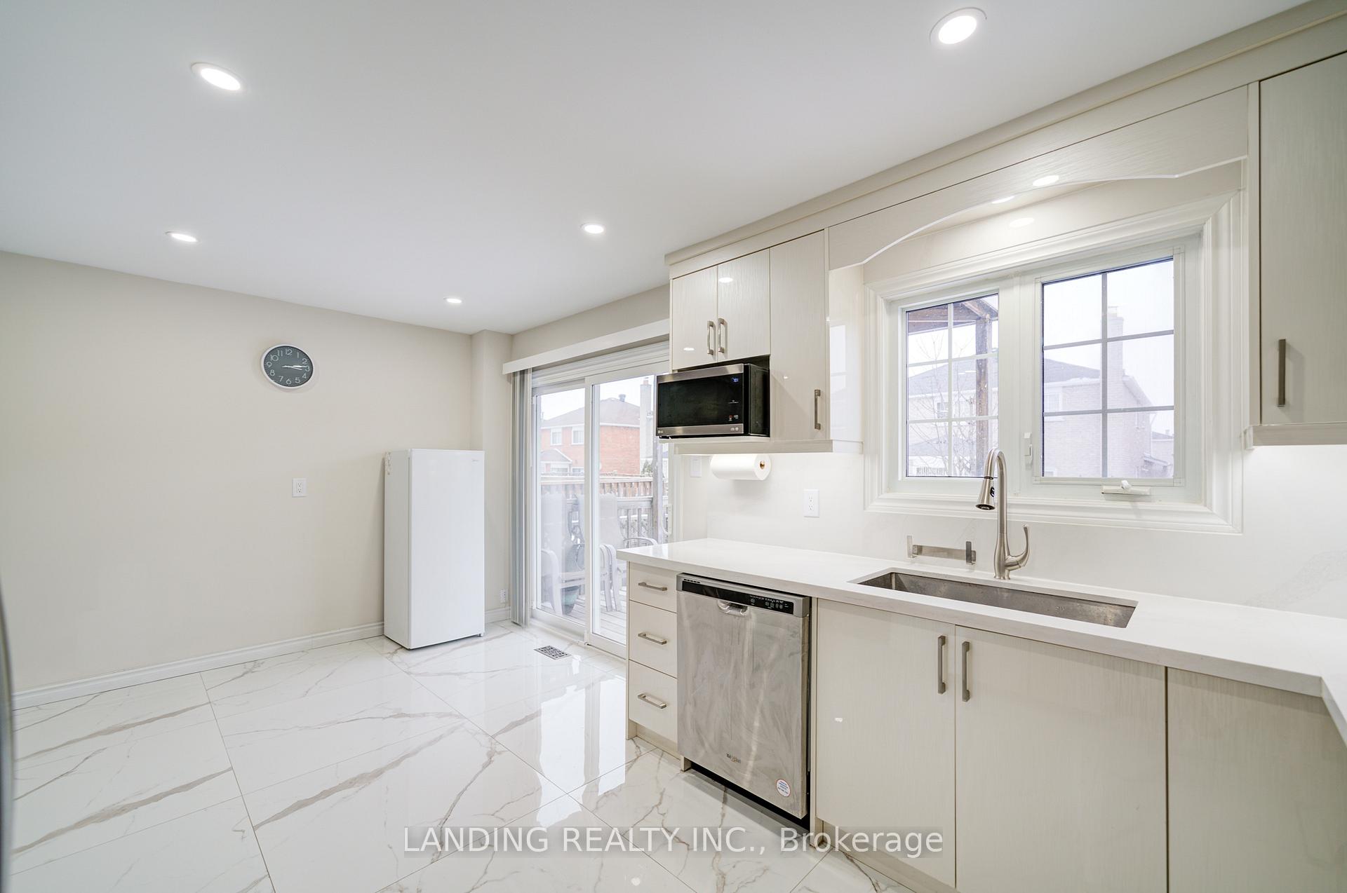 Photo 12 of 170 Terrosa Road, Markham, Middlefield — HOMEH