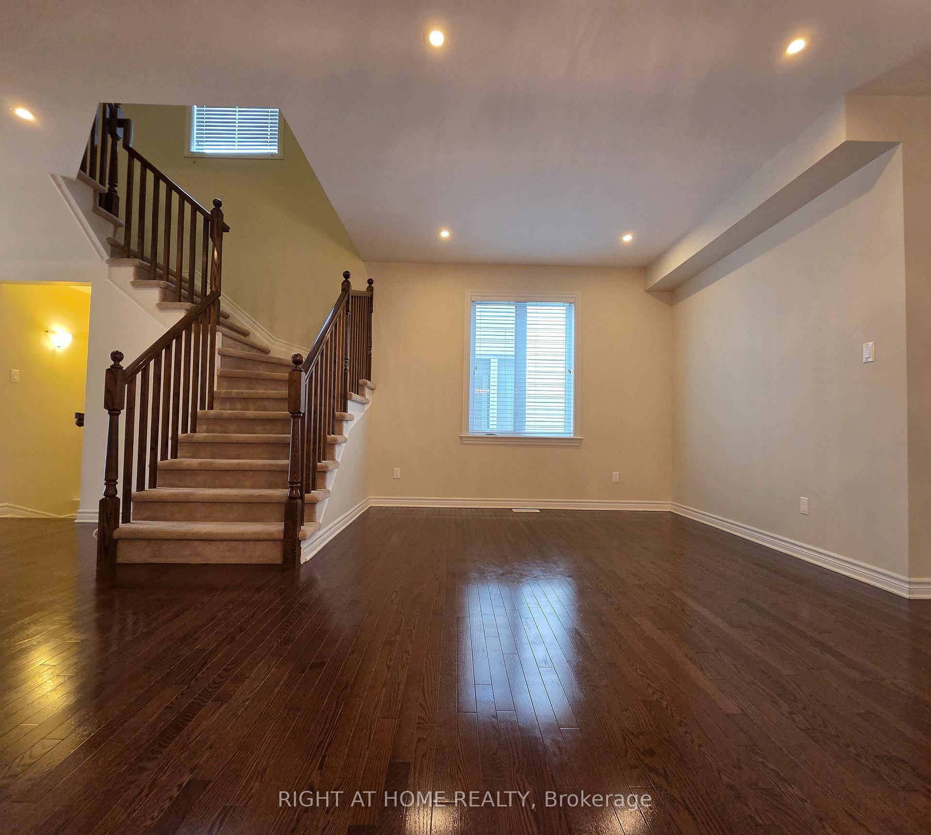 Photo 5 of 322 Kippen Place, Ottawa, Barrhaven - Heritage Park — HOMEH