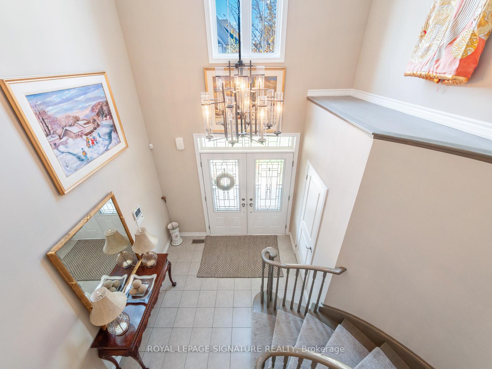Photo 5 of 6 Jarrow Crescent, Whitby, Brooklin — HOMEH