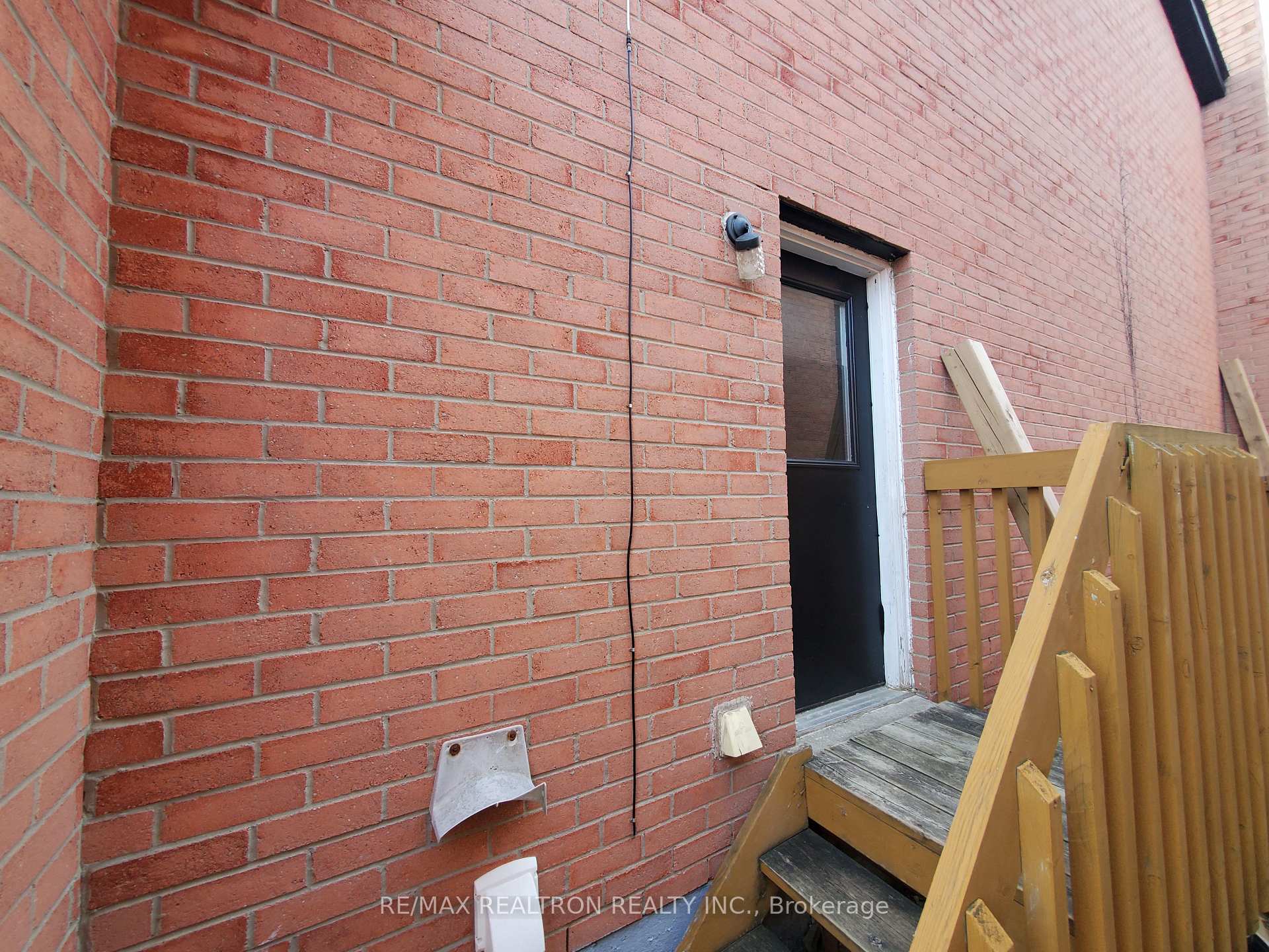 Photo 2 of Unit Basement, 6 Pinestone Court, Whitby, Pringle Creek — HOMEH