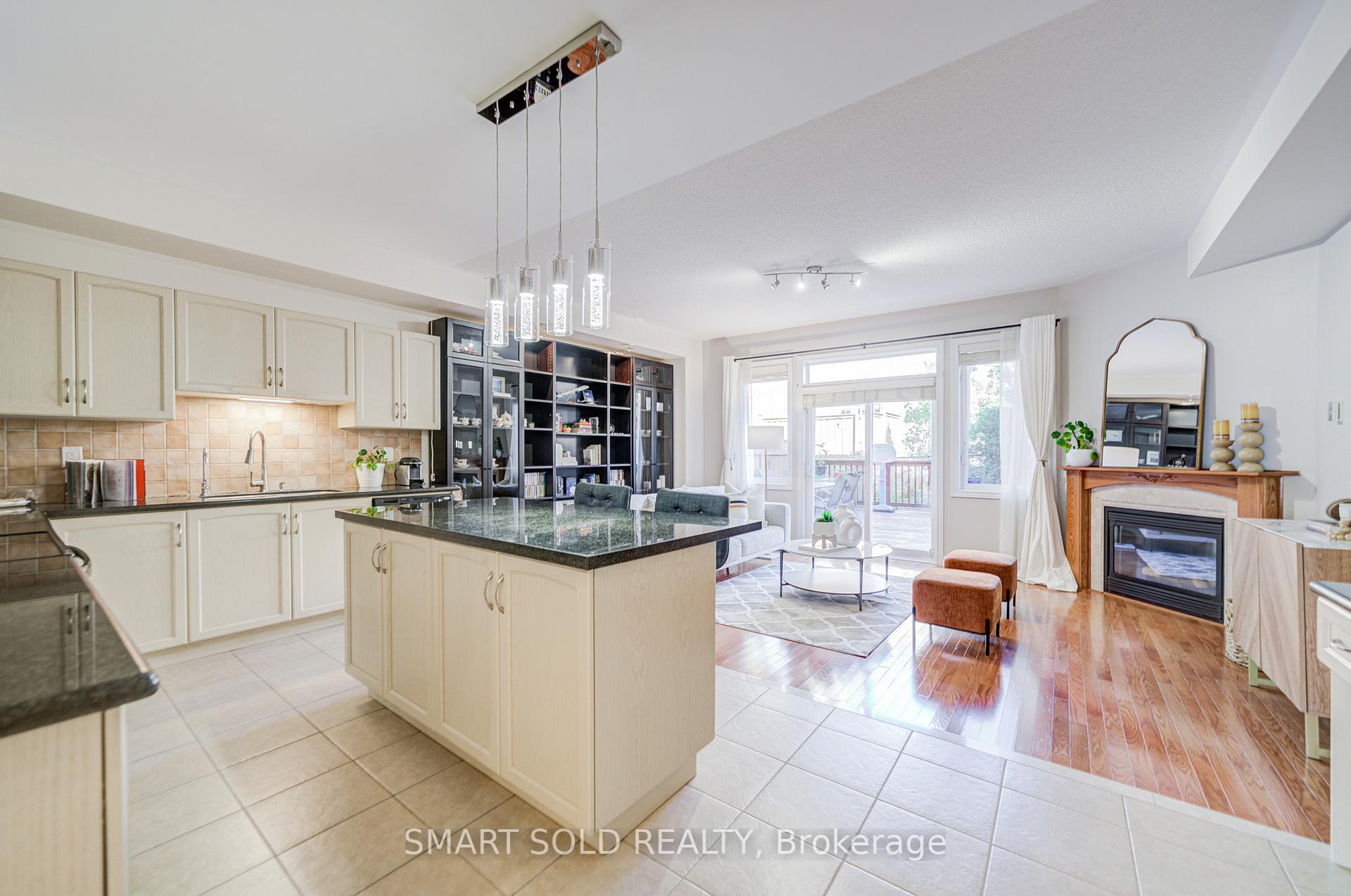 Photo 12 of Unit 7, 700 Summeridge Drive, Vaughan, Patterson — HOMEH