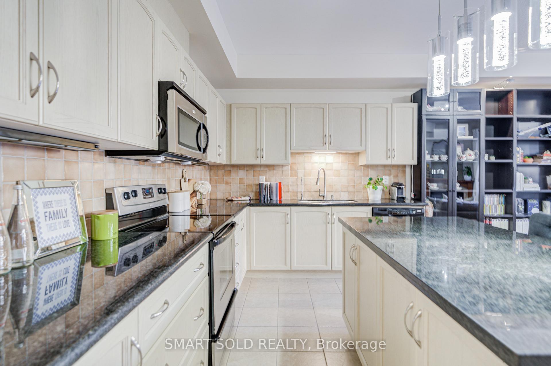 Photo 13 of Unit 7, 700 Summeridge Drive, Vaughan, Patterson — HOMEH