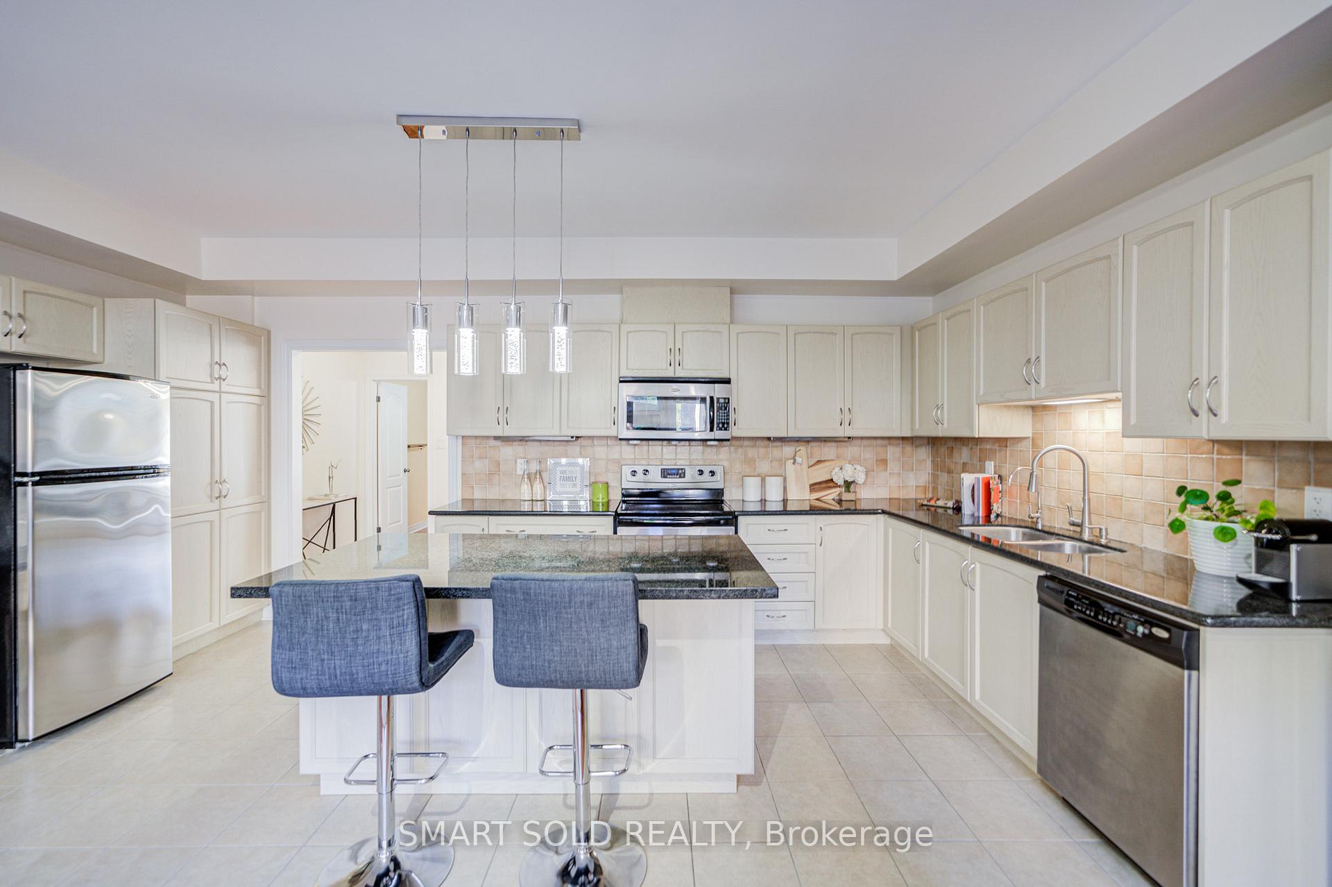 Photo 15 of Unit 7, 700 Summeridge Drive, Vaughan, Patterson — HOMEH