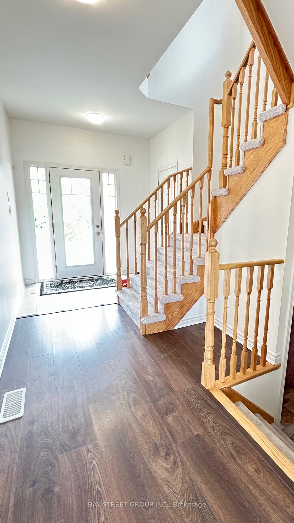 Photo 3 of 28 Sandhill Crane Drive, Wasaga Beach — HOMEH