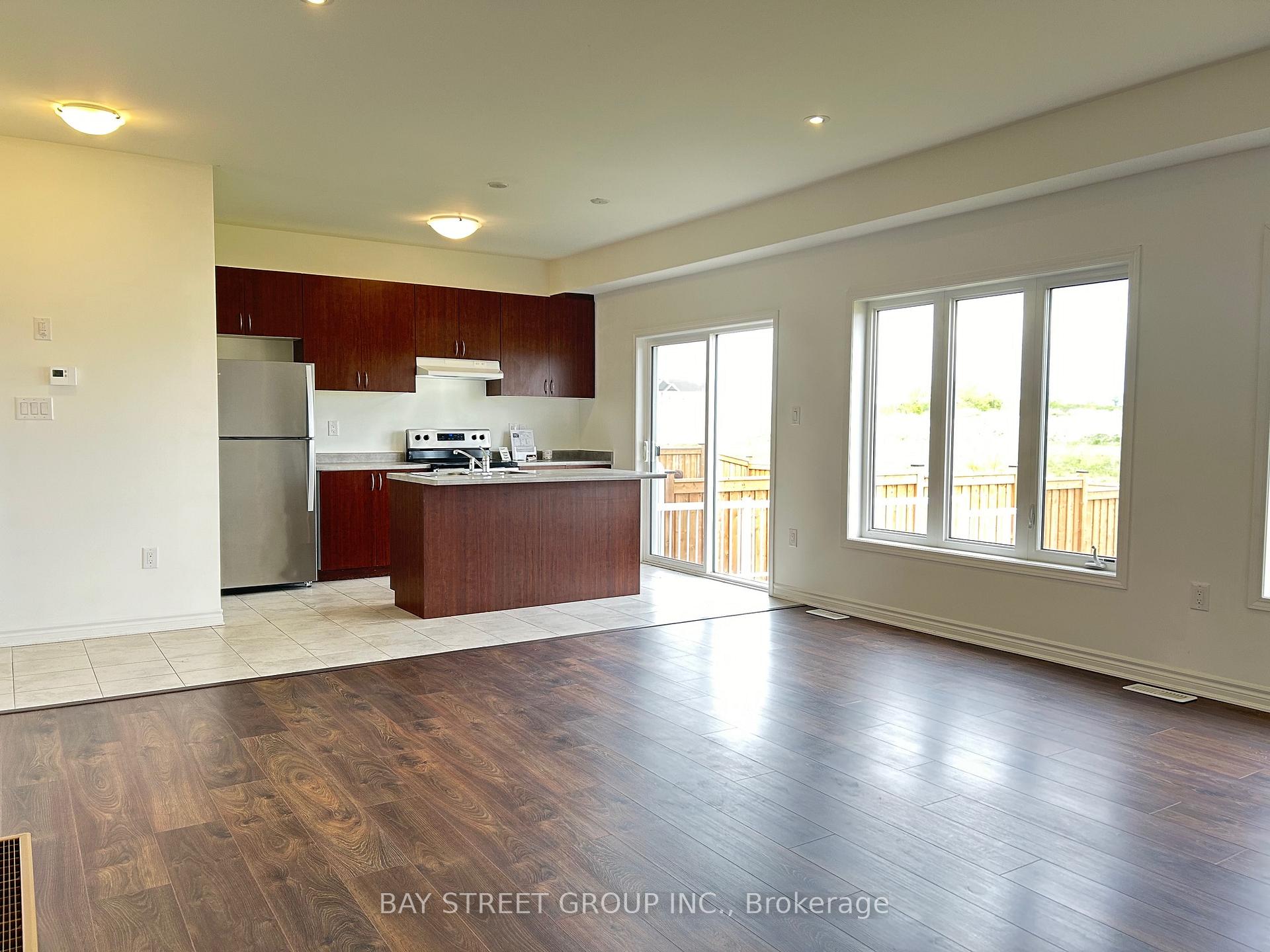 Photo 4 of 28 Sandhill Crane Drive, Wasaga Beach — HOMEH