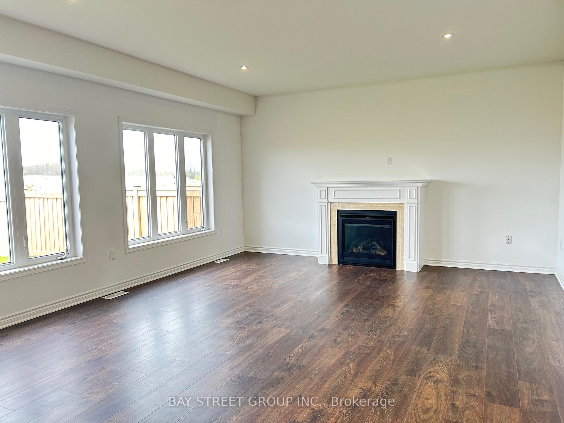 Photo 5 of 28 Sandhill Crane Drive, Wasaga Beach — HOMEH