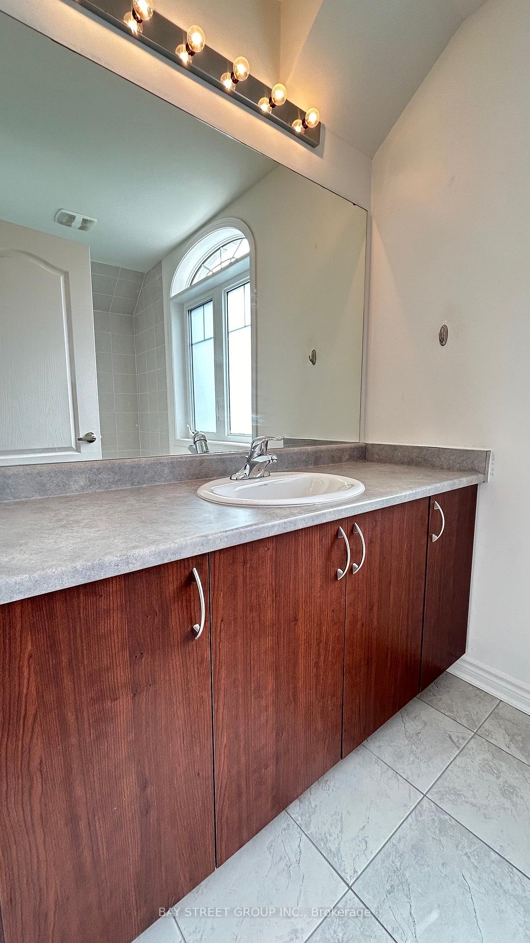 Photo 10 of 28 Sandhill Crane Drive, Wasaga Beach — HOMEH