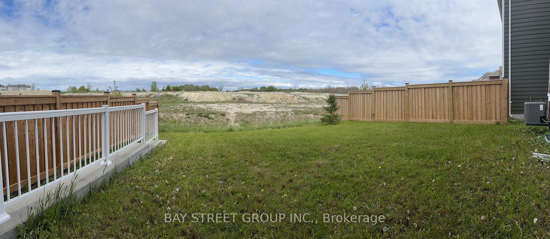 Photo 16 of 28 Sandhill Crane Drive, Wasaga Beach — HOMEH