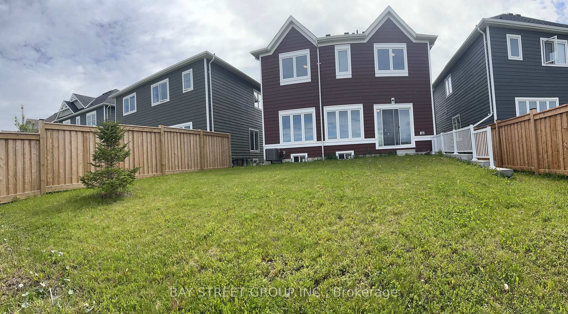 Photo 17 of 28 Sandhill Crane Drive, Wasaga Beach — HOMEH