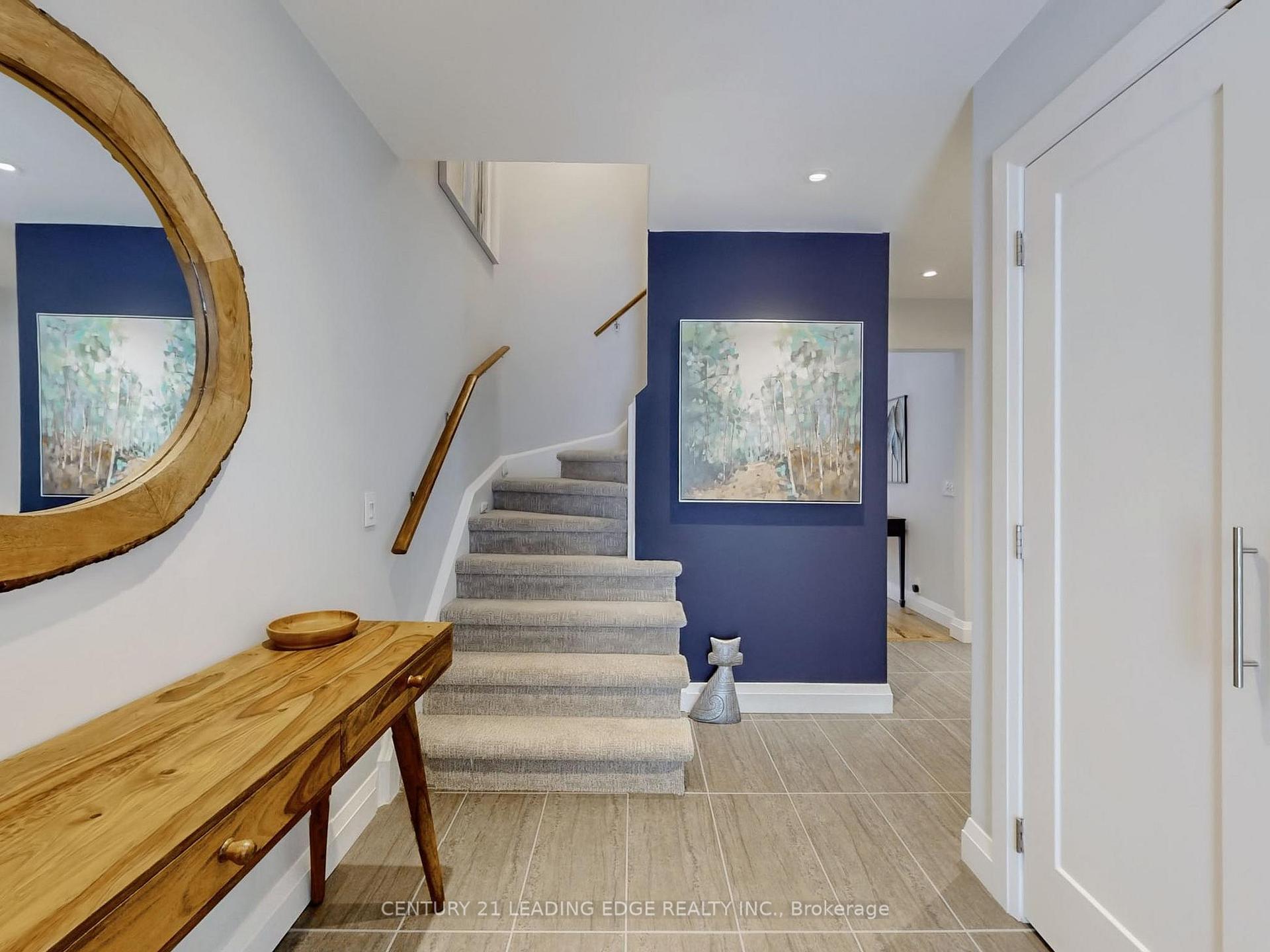 Photo 4 of 2 Madsen Crescent, Markham, Markville — HOMEH