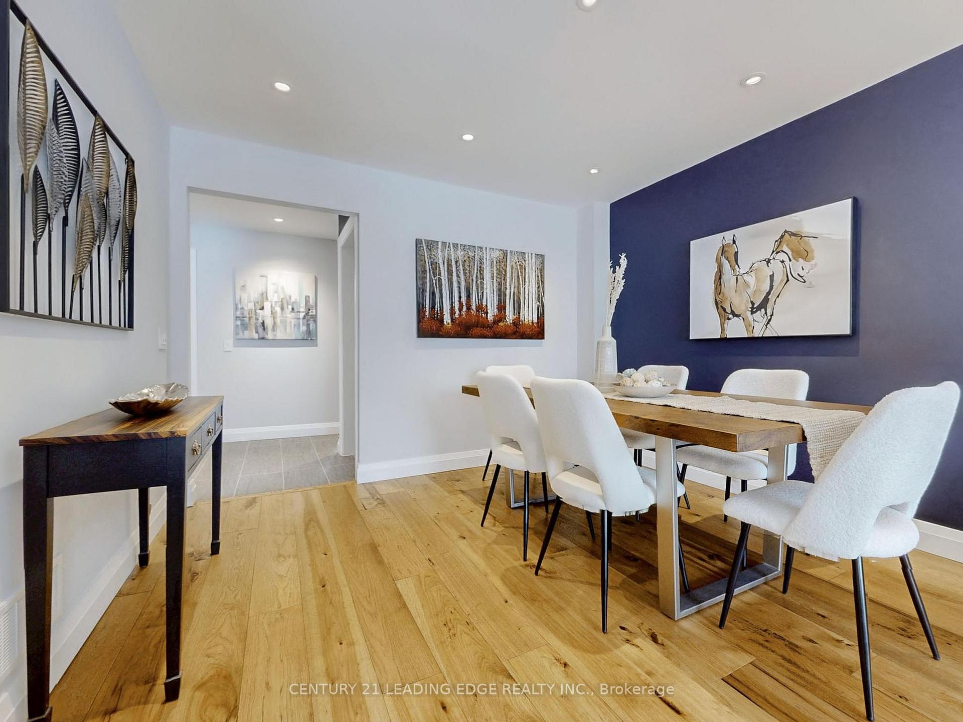 Photo 5 of 2 Madsen Crescent, Markham, Markville — HOMEH