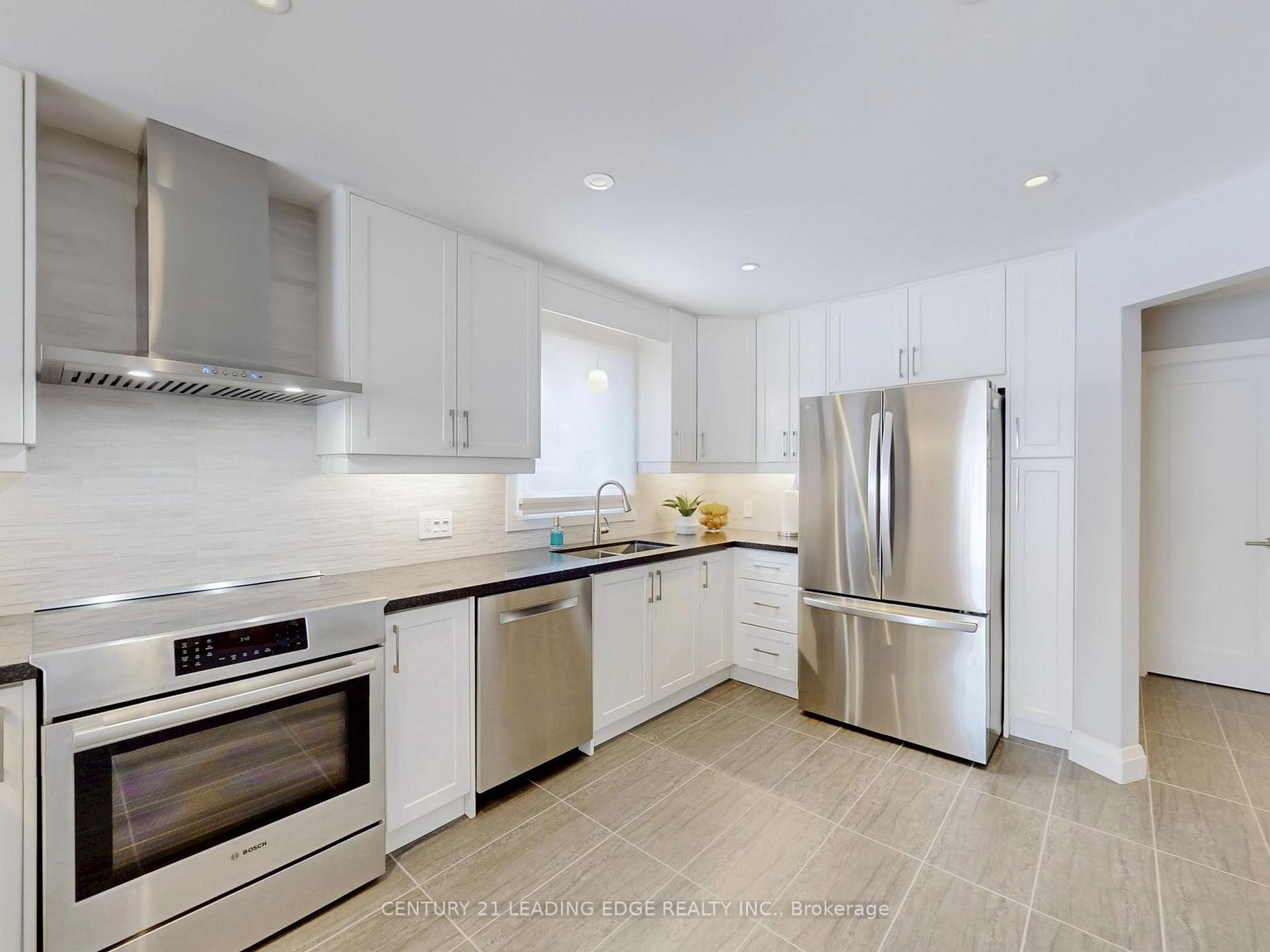 Photo 15 of 2 Madsen Crescent, Markham, Markville — HOMEH